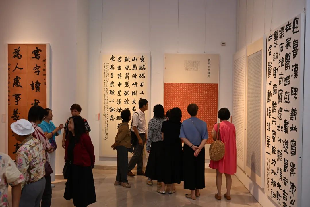 庆祝中新建交35周年书法交流展隆重开幕