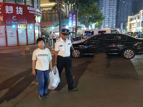 郑州市上街区峡窝镇巡防队：从小事做起，为民解忧除难