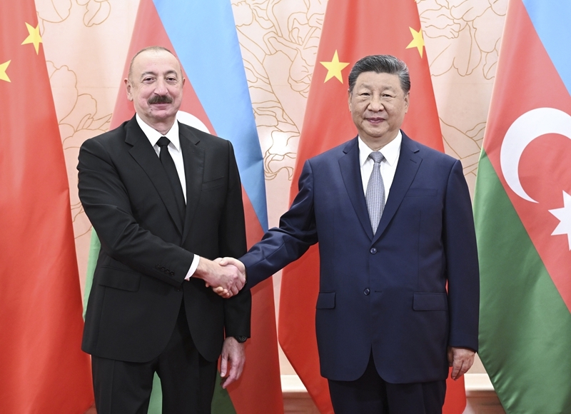 习近平会见阿塞拜疆总统阿利耶夫