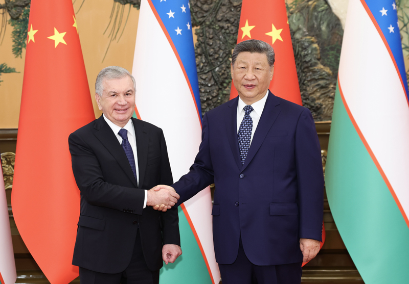 习近平会见乌兹别克斯坦总统米尔济约耶夫