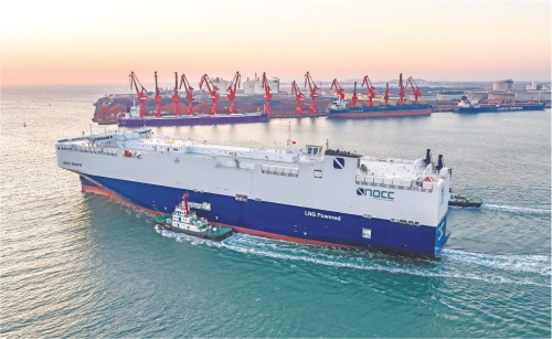 全球首艘!“海上立体车库”启航