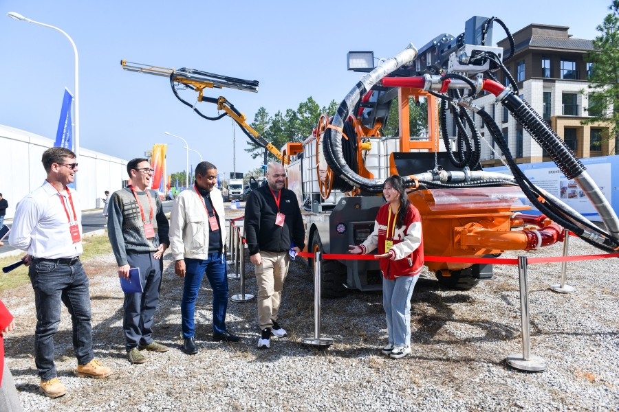 第三届湖南省先进制造新材料博览会在娄底开幕