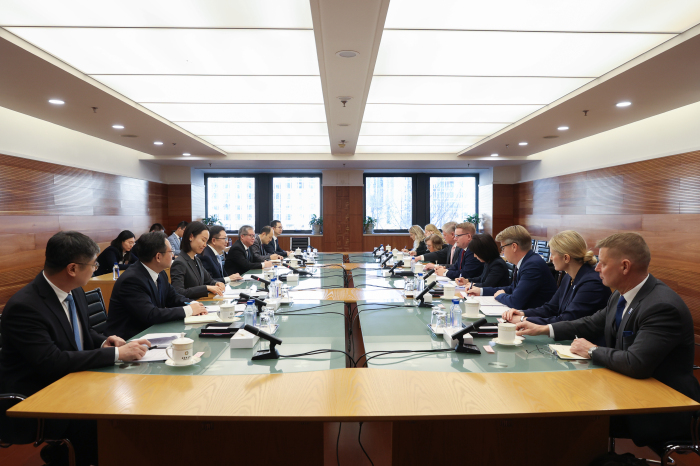 凌激副部长兼国际贸易谈判副代表会见芬兰经济事务与就业部常务秘书亚蒂宁