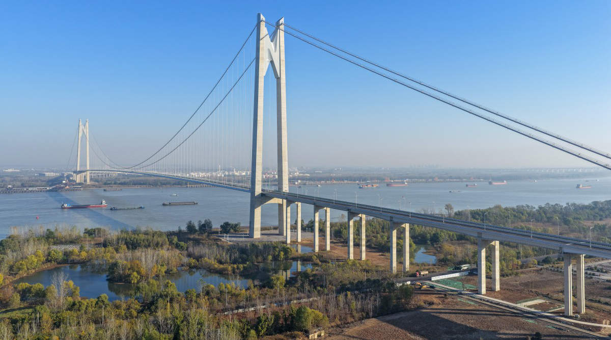 南京新生圩长江大桥正式通车