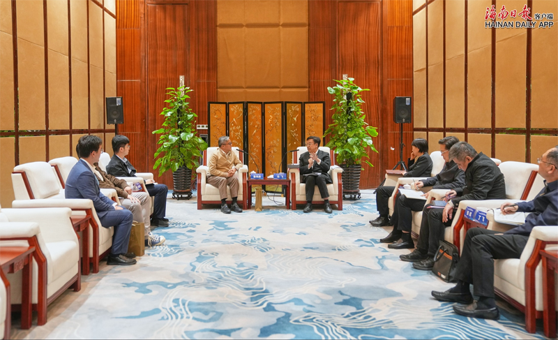 冯飞会见万向集团、吉利控股集团、正泰集团客人