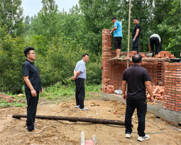 南召县白土岗镇：网格化摸排 规范农房建设