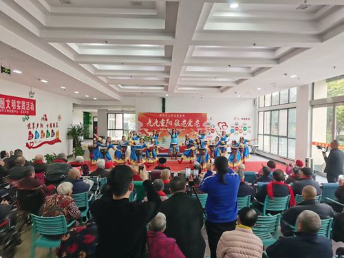 重阳好戏“三连场” 一街温情敬夕