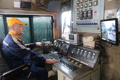 “盲区透视眼”:5G+破解行车瞭望难题