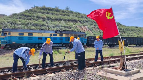 中铝物流中部陆港六盘山铁路运输中心2025年铁路运量创新高