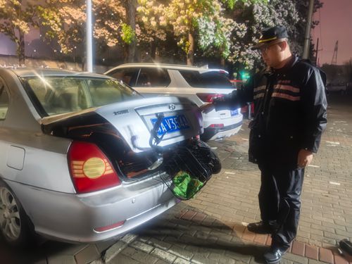 郑州市上街巡防:深夜巡查显担当,细心守护暖民心