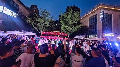传非遗薪火 品上街文脉——欢乐金街解锁传统新玩法