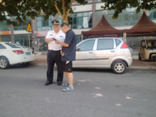 郑州市上街巡防：小小手机连亲情，暖心相助解困惑
