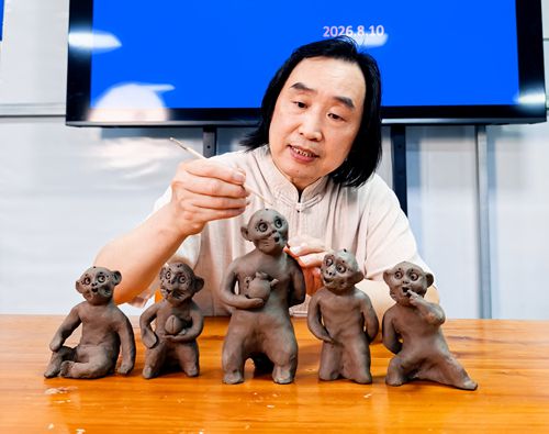 陶艺大师张振福丹钧瓷猴问世